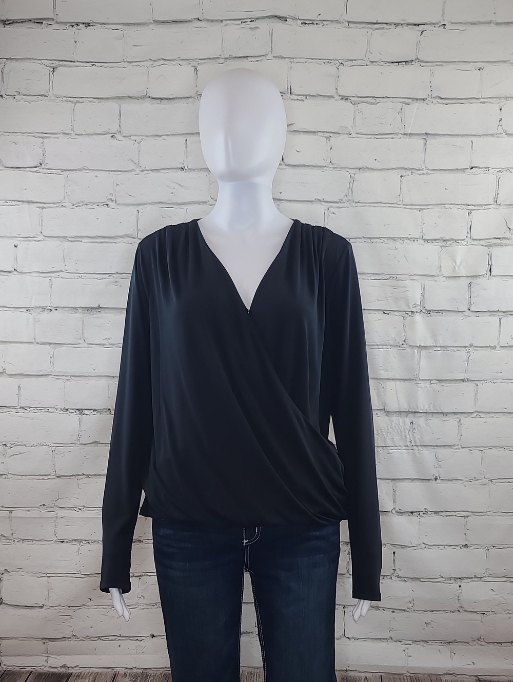 Banana Republic Drapey Flowy Long Sleeve Faux Wrap V-Neck Surplice Blouse Black